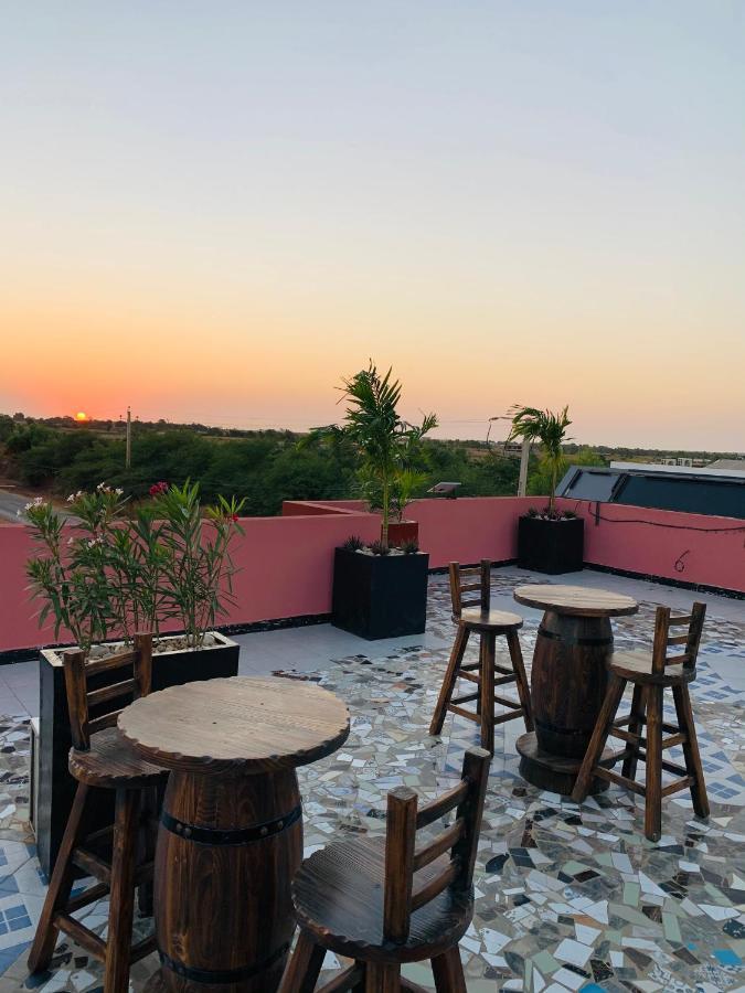 Le Diamant Noir Hotell Nguékokh Exteriör bild